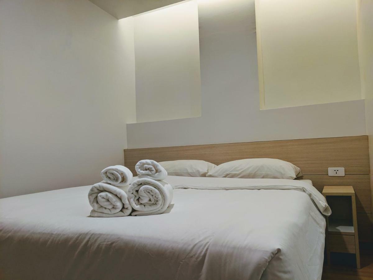 Hostel Good One Poshtel & Cafe Bar Bangkok Zewnętrze zdjęcie